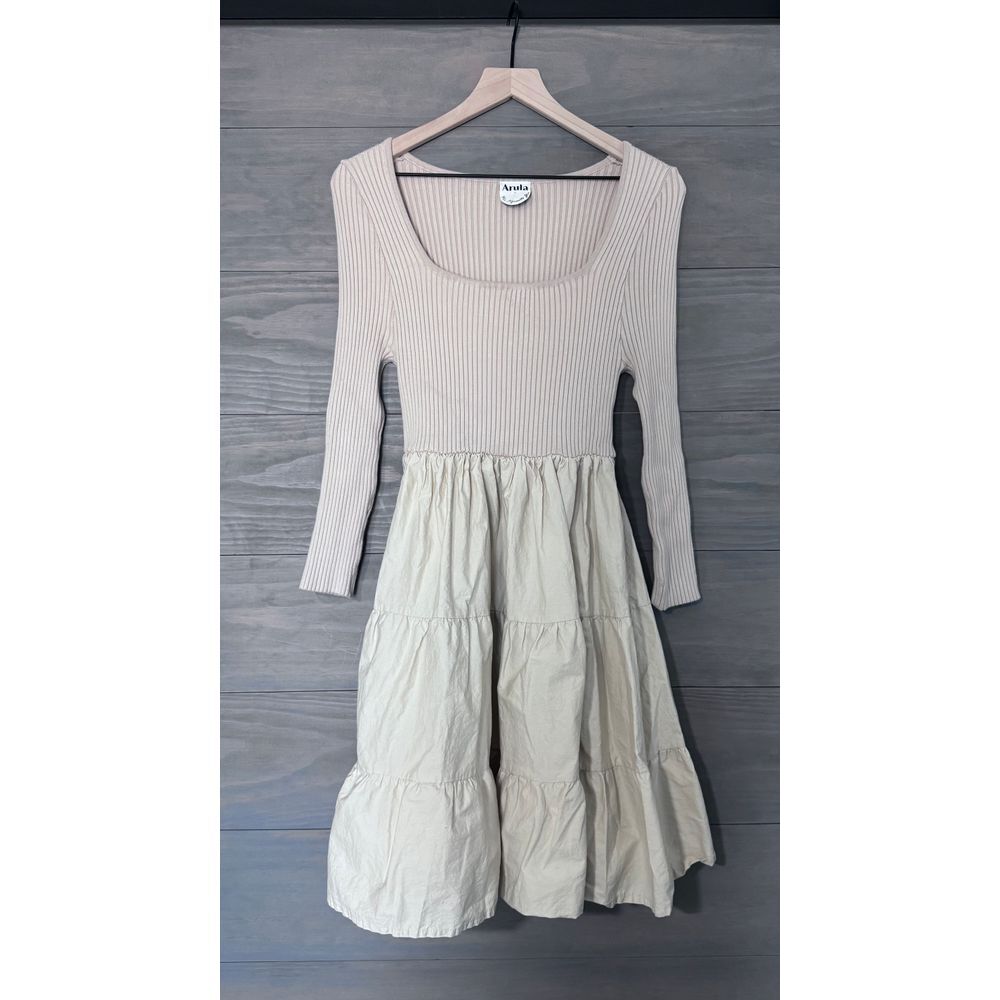 ARULA Long Sleeve Scoop Neck Ribbed Bodice Dress in Beige and Cream